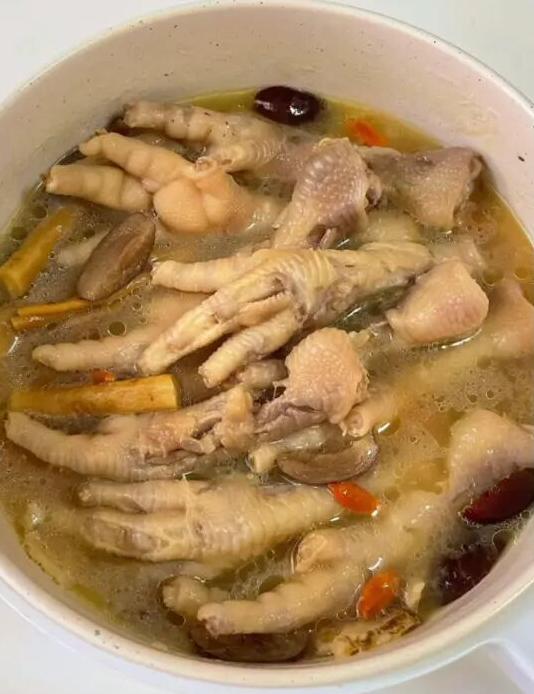 药膳鸡脚汤的做法