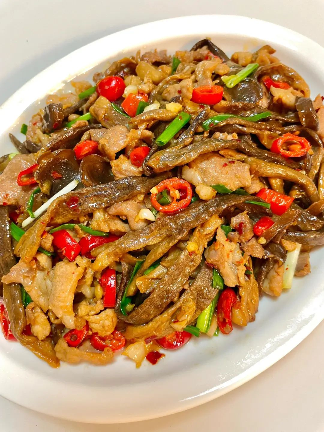 鹿茸菇炒肉的做法