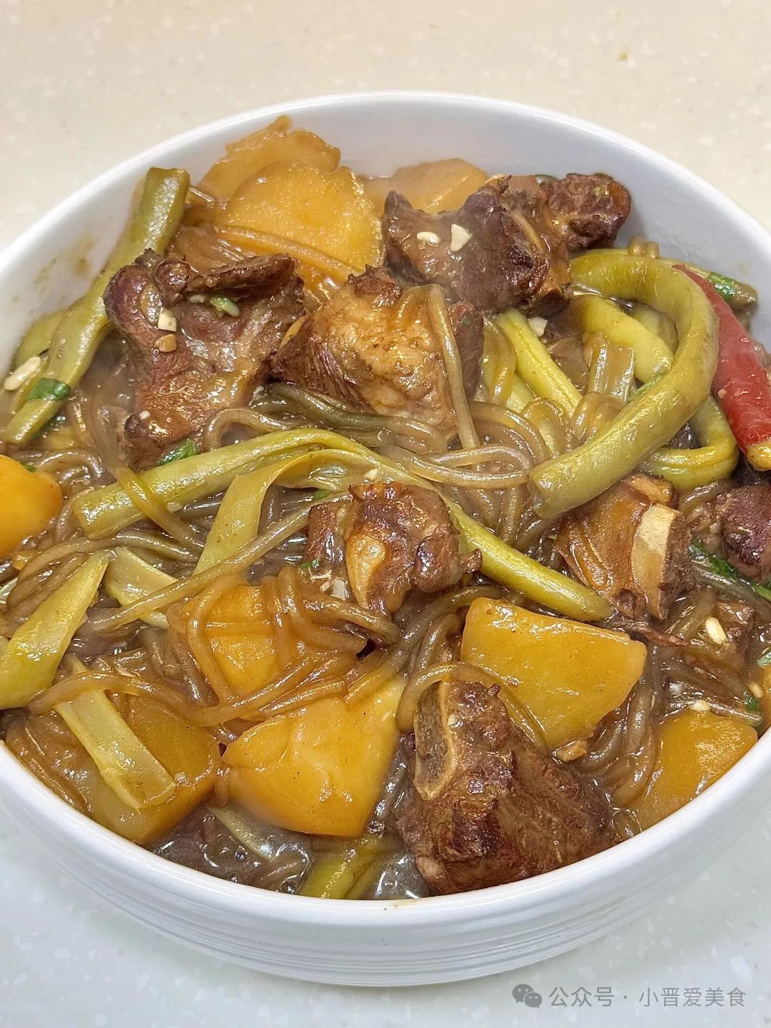 豆角土豆粉条炖排骨的做法