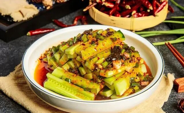 老厨师教你正确的凉拌黄瓜做法