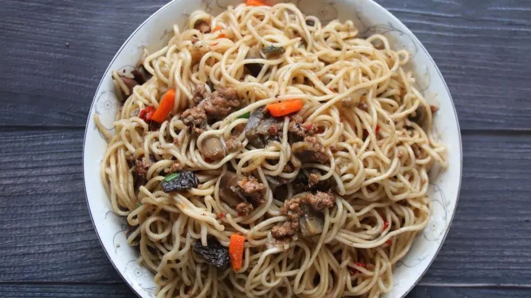 家常茄子焖面的做法