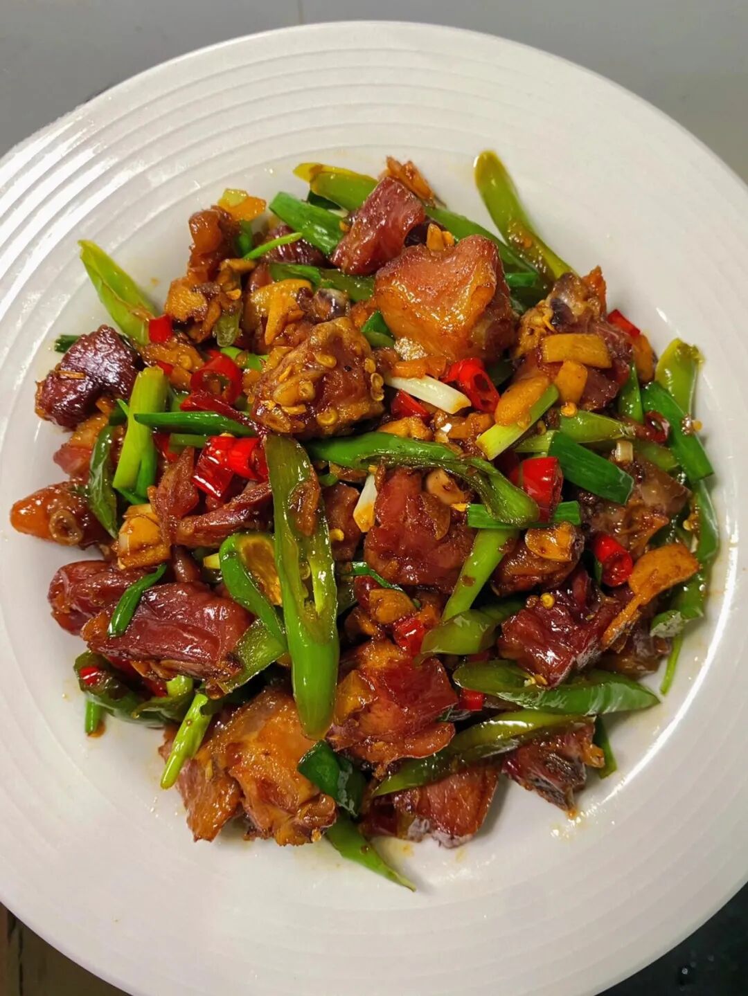 小炒辣鸭腿的做法