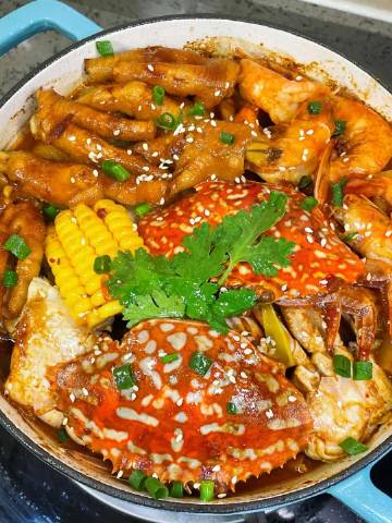 肉蟹鸡爪煲的做法