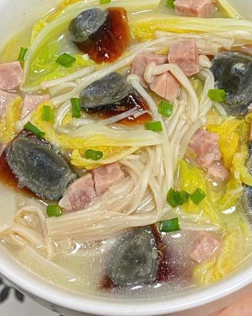 皮蛋娃娃菜汤的做法