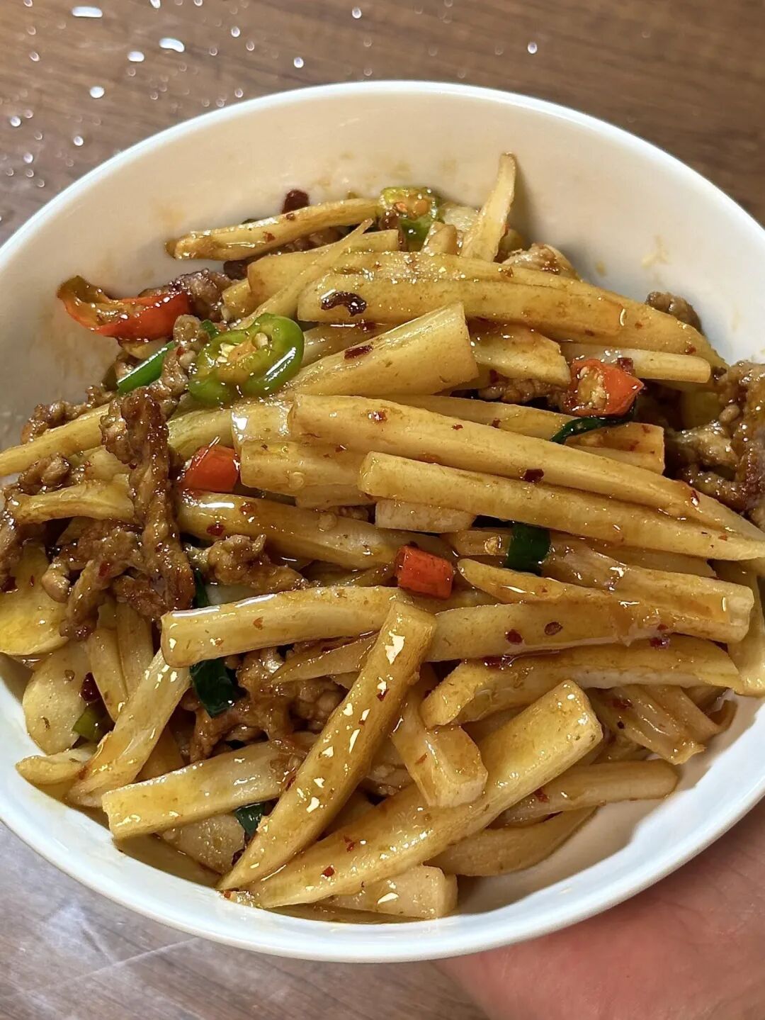 藕丝炒肉丝的做法