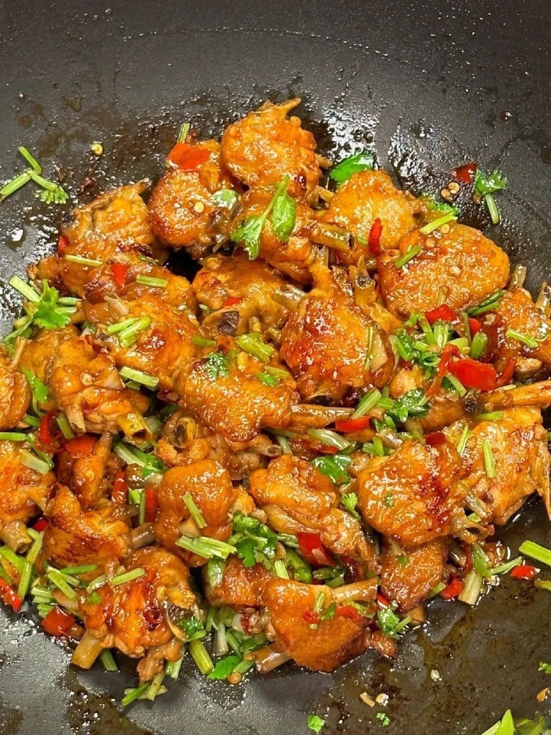 香菜辣鸡翅的做法