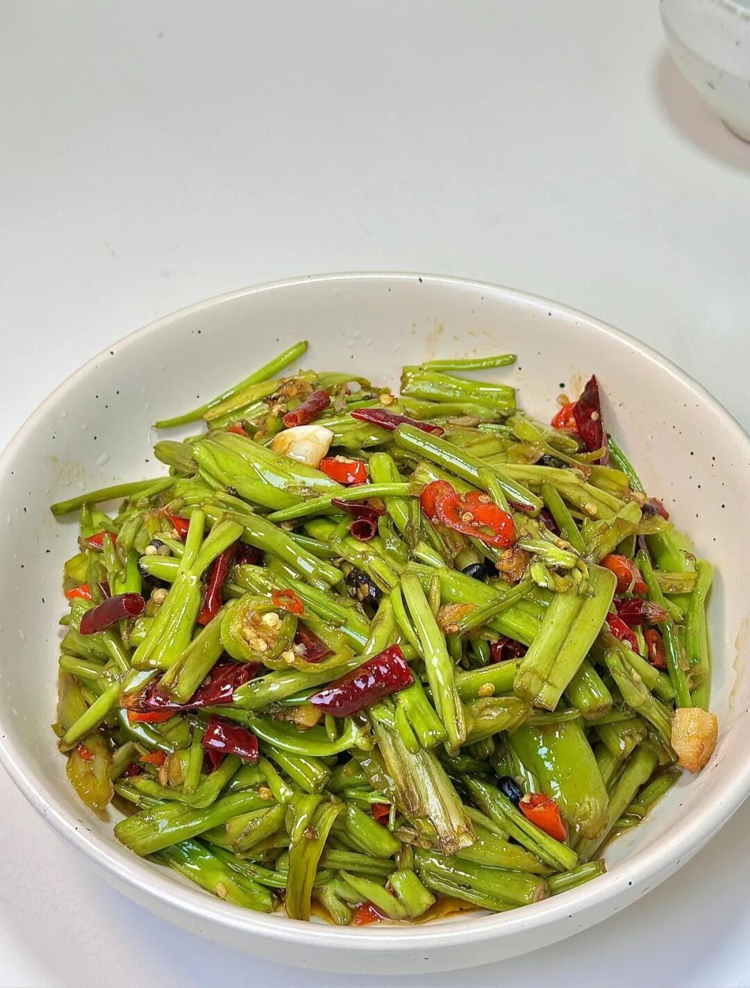 爆炒空心菜梗的做法