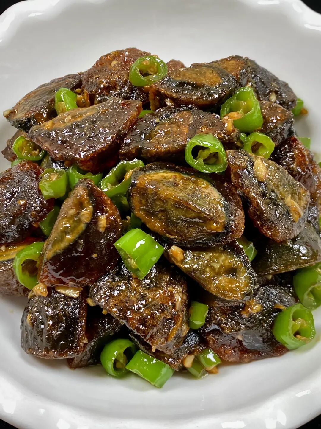 青椒炒皮蛋的做法