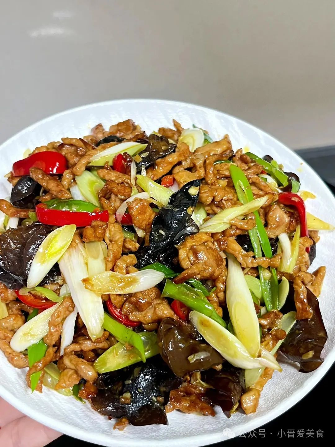 大葱木耳炒肉丝的做法