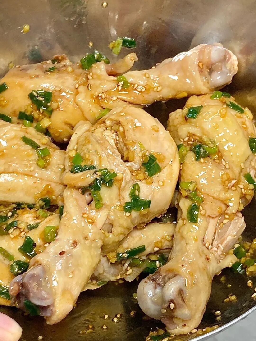 葱油蒸鸡腿的做法