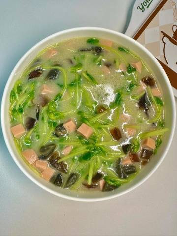 豆苗皮蛋汤的做法