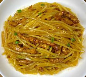 土豆丝炒肉的做法