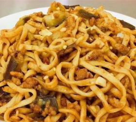 家常茄子焖面的做法