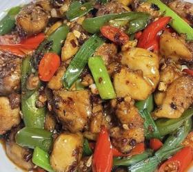 小炒鸡腿肉的做法