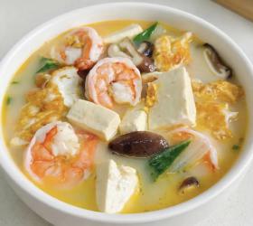 虾仁豆腐菌菇汤的做法