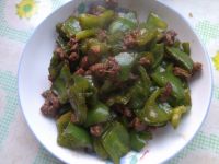 羊肉炒青椒的做法