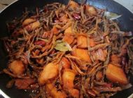 干豆角烧肉的做法