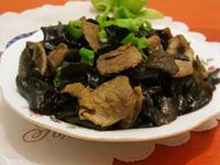 木耳炒牛肉的做法