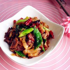 酸菜蒜苗炒肉的做法