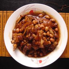 猪脚炖花生的做法 猪脚炖花生的做法