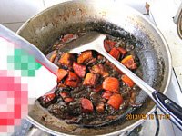 五花肉红烧胡萝卜的做法