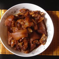 酱焖脱骨猪蹄的做法 酱焖脱骨猪蹄的做法