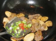 黑胡椒牛肉炒杏鲍菇的做法