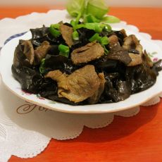 木耳炒牛肉的做法 木耳炒牛肉的做法