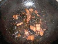 海带木耳烧五花肉的做法
