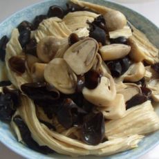 鲜美木耳炒腐竹香菇的做法
