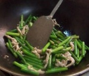 蒜苔炒肉的做法