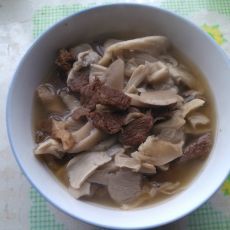 蘑菇炖肉的做法 蘑菇炖肉的做法