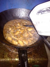 山药炒鸡腿肉的做法