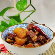 白萝卜炖猪肉的做法
