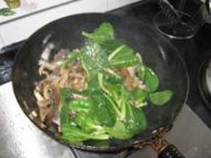 油菜炒蘑菇的做法