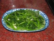 蒜蓉炒番薯叶的做法