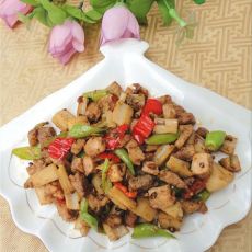 酸辣肉丁的做法