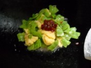 酱炒扁豆蛋的做法