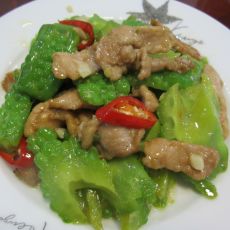 苦瓜小炒肉的做法