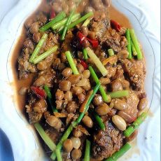 小鱼烧花生米的做法 小鱼烧花生米的做法
