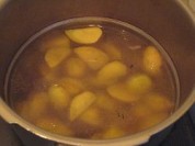 土豆炖排骨的做法