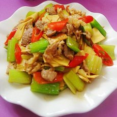 西芹炒豆皮的做法 西芹炒豆皮的做法