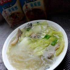 白菜蘑菇粉丝上汤的做法 白菜蘑菇粉丝上汤的做法