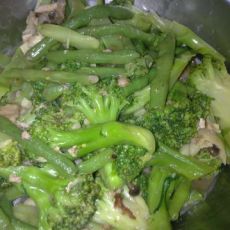 蒜香豆角西兰花的做法 蒜香豆角西兰花的做法