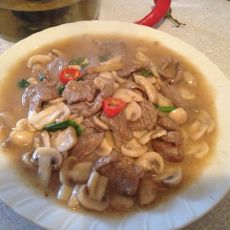五花牛肉炒蘑菇的做法 五花牛肉炒蘑菇的做法