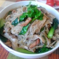 蘑菇粉条炖猪肉的做法 蘑菇粉条炖猪肉的做法