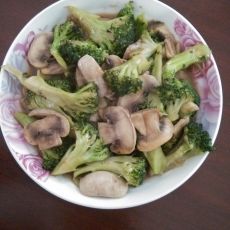 蚝油炒西兰花的做法