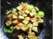 糖醋豆腐丁的做法
