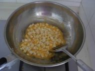 蟹黄豆腐的做法