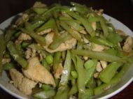鸡肉片炒扁豆丝的做法